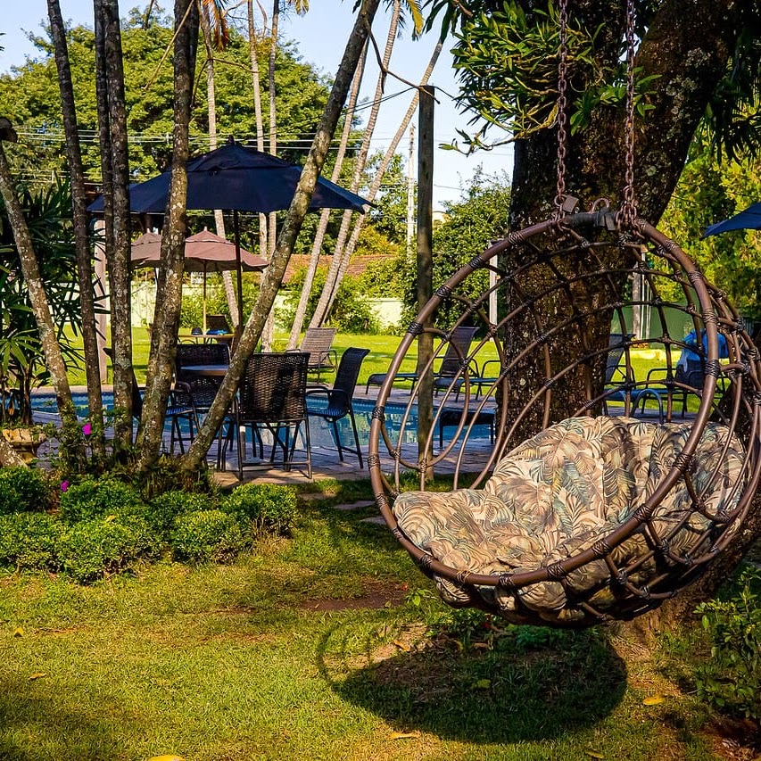 Jardim e piscina da Vila Quatro Estações